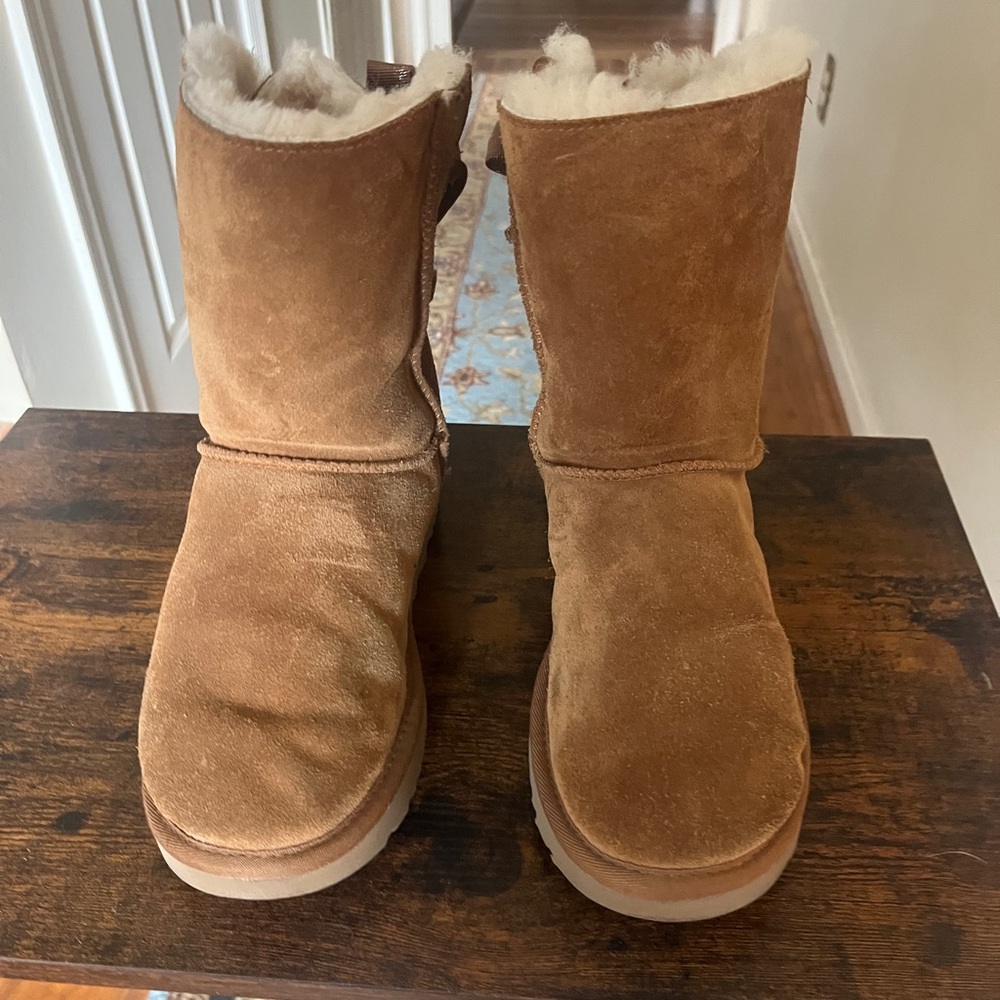 Cozy Tan Ugg Boots with Ribbon